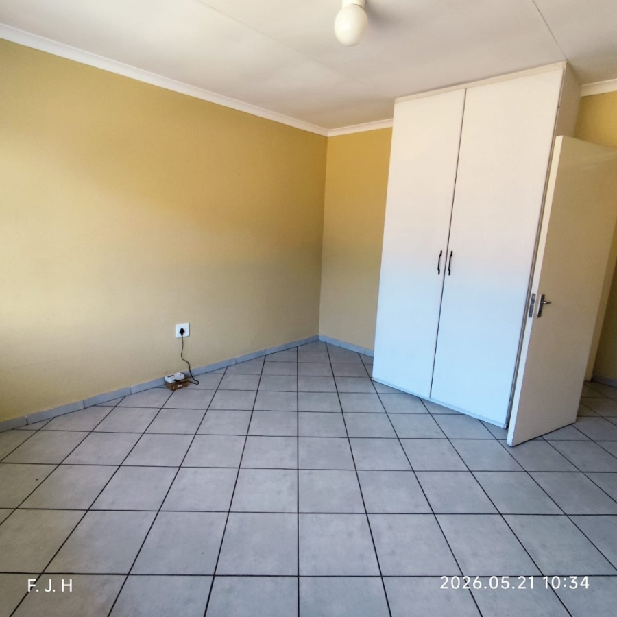 2 Bedroom Property for Sale in Edenvale Central Gauteng