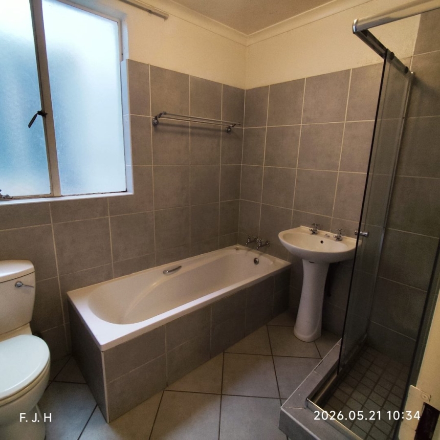 2 Bedroom Property for Sale in Edenvale Central Gauteng