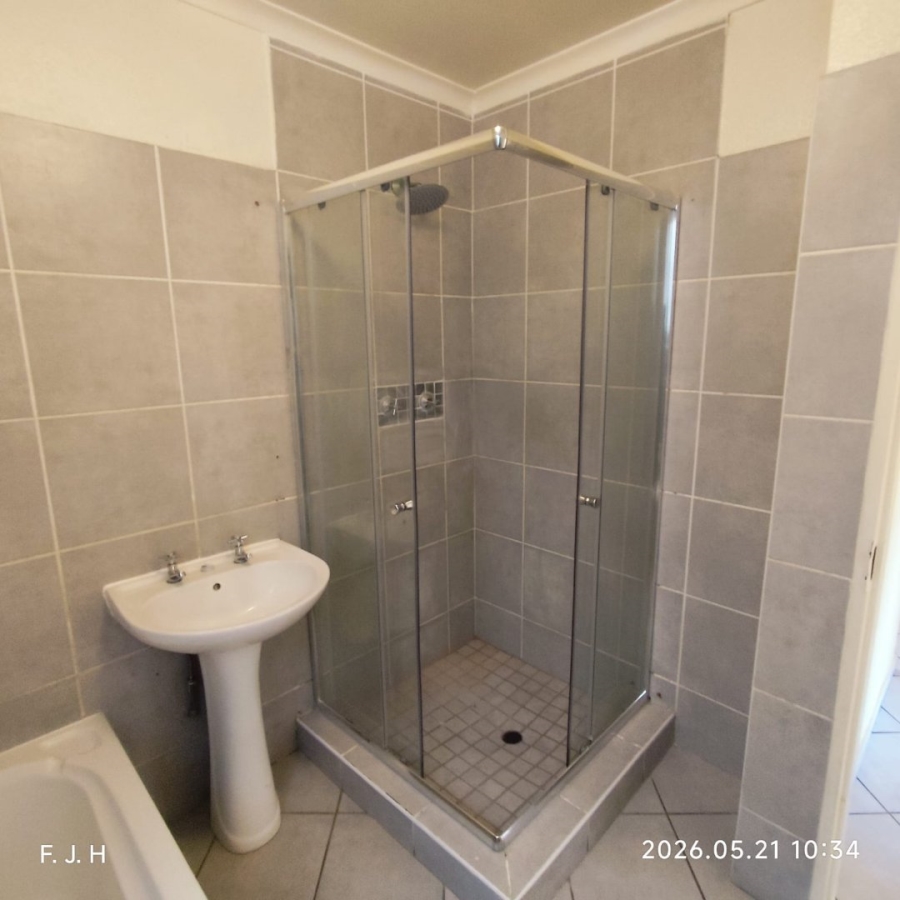 2 Bedroom Property for Sale in Edenvale Central Gauteng