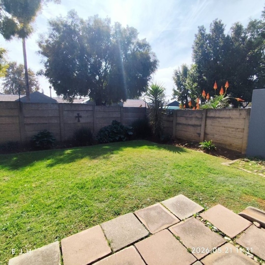 2 Bedroom Property for Sale in Eden Glen Gauteng