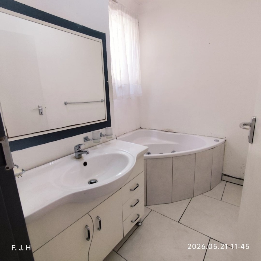 2 Bedroom Property for Sale in Eastleigh Gauteng