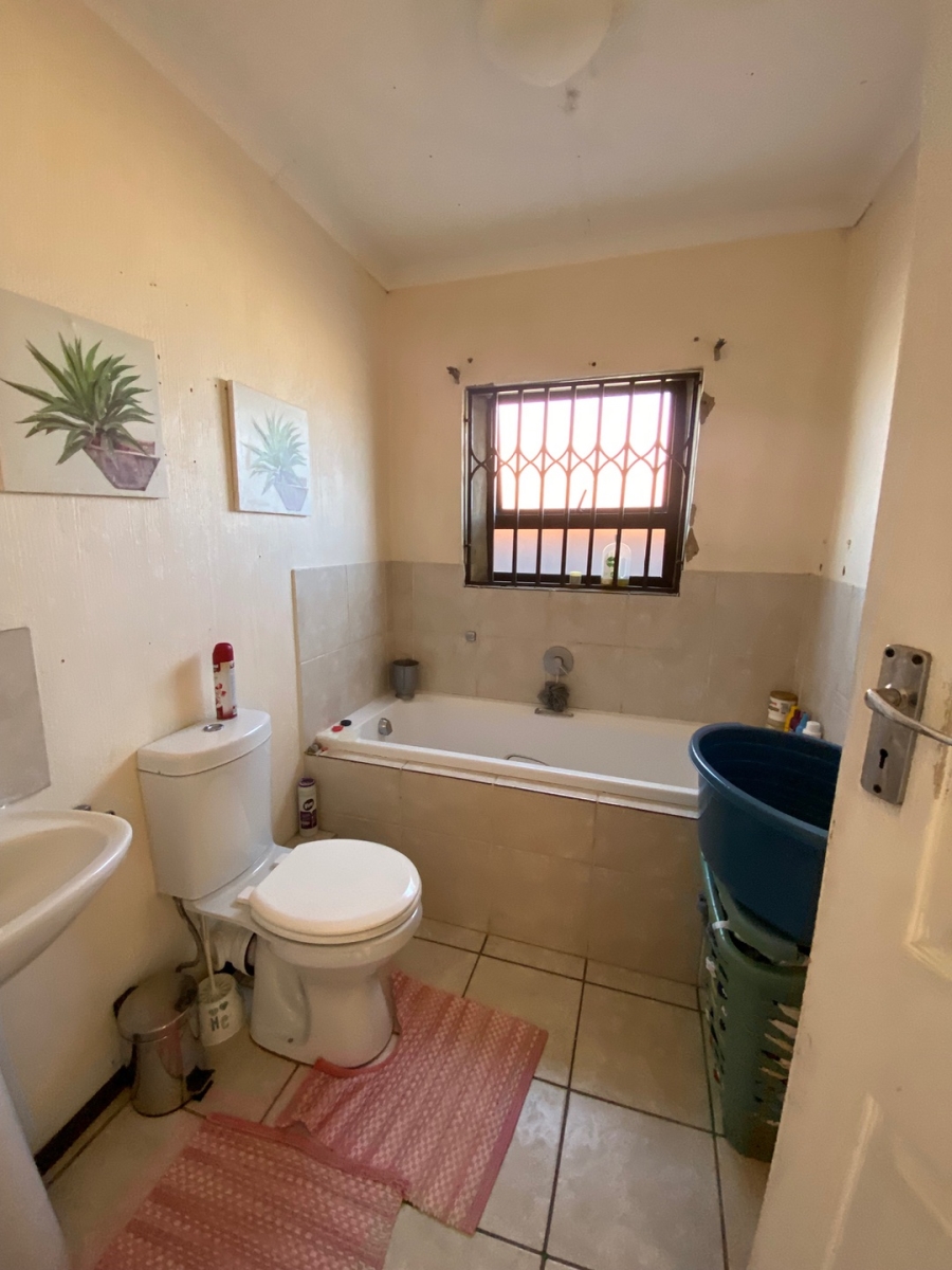  Bedroom Property for Sale in Sharon Park Gauteng