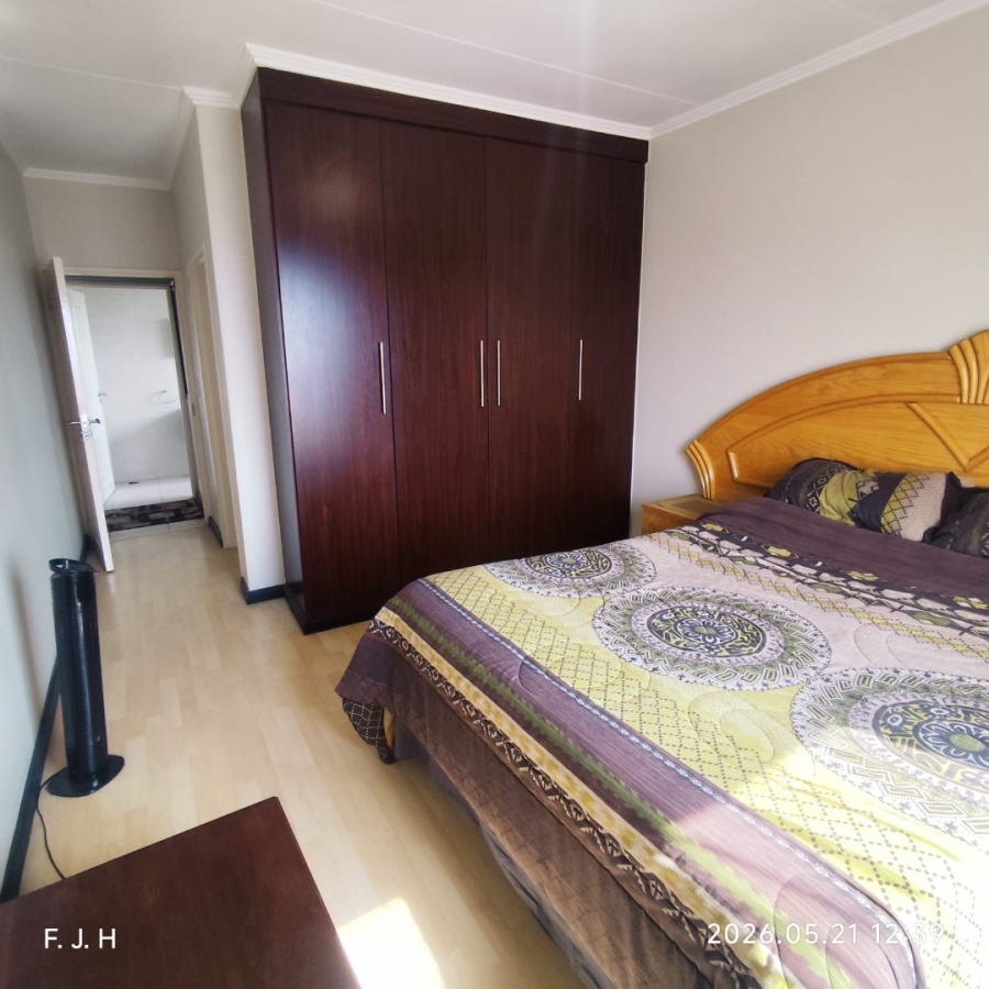 2 Bedroom Property for Sale in Greenstone Hill Gauteng