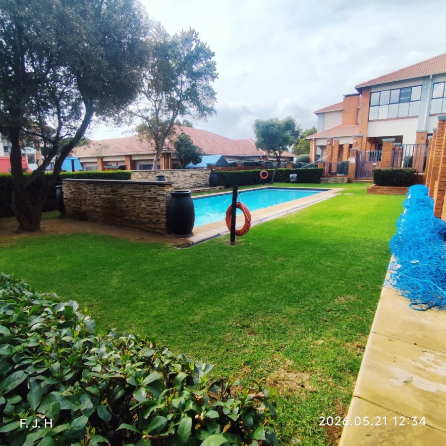 2 Bedroom Property for Sale in Greenstone Hill Gauteng