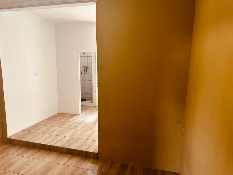 To Let 1 Bedroom Property for Rent in Meredale Gauteng
