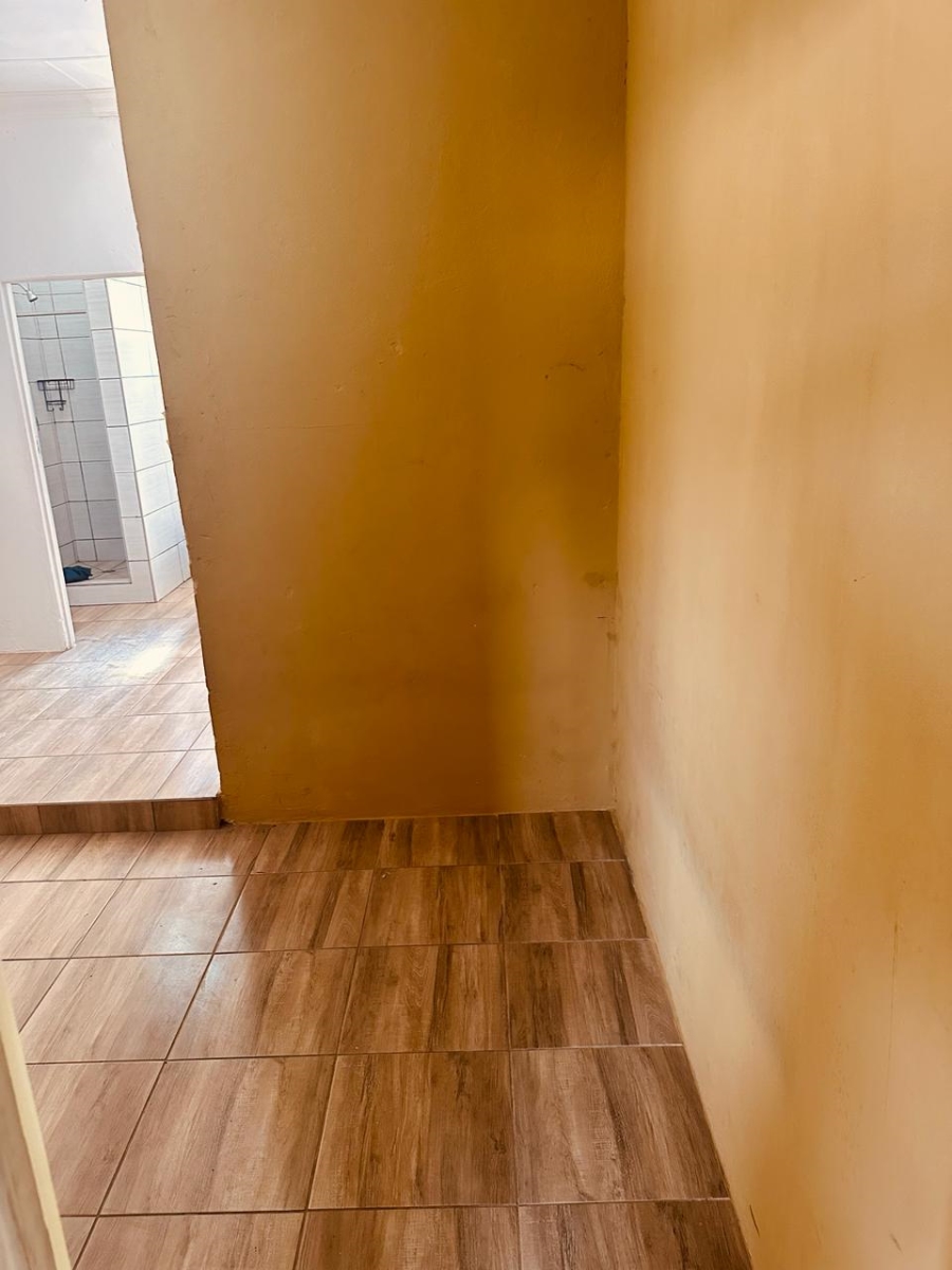 To Let 1 Bedroom Property for Rent in Meredale Gauteng