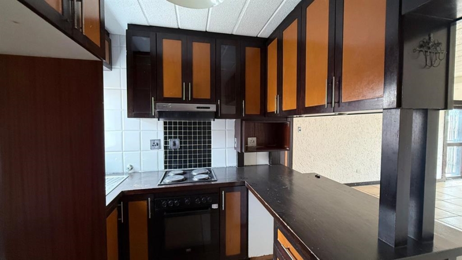 To Let 2 Bedroom Property for Rent in Rewlatch Gauteng