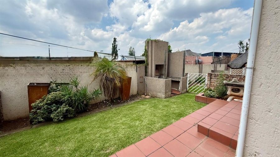 To Let 2 Bedroom Property for Rent in Rewlatch Gauteng