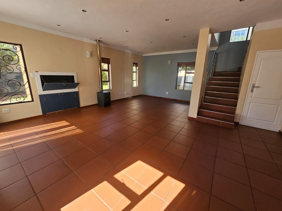  Bedroom Property for Sale in Olympus AH Gauteng