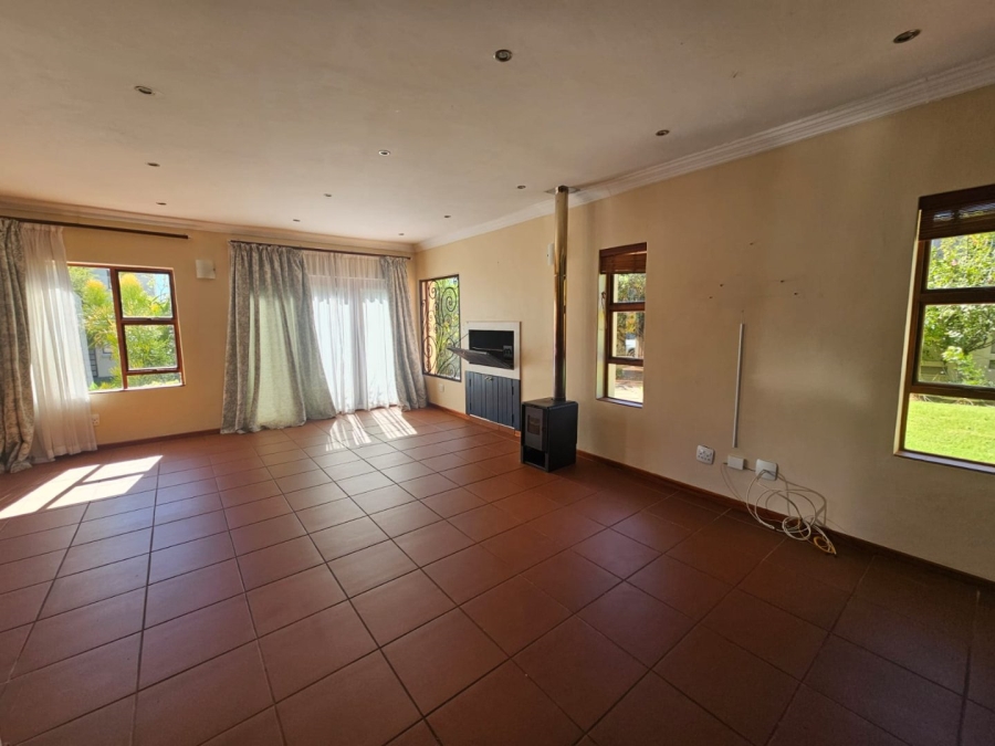  Bedroom Property for Sale in Olympus AH Gauteng