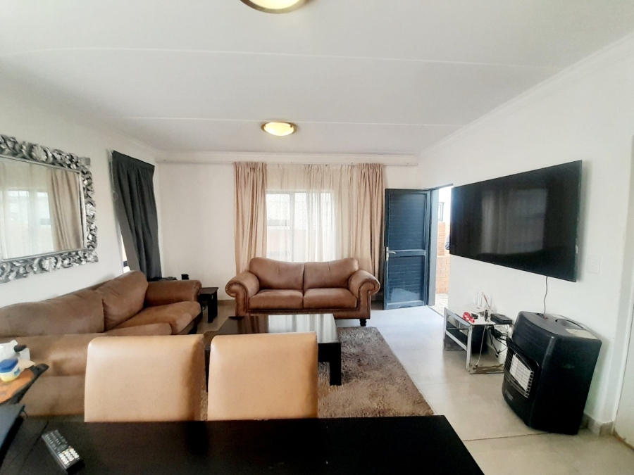 3 Bedroom Property for Sale in Thatchfield Ridge Gauteng