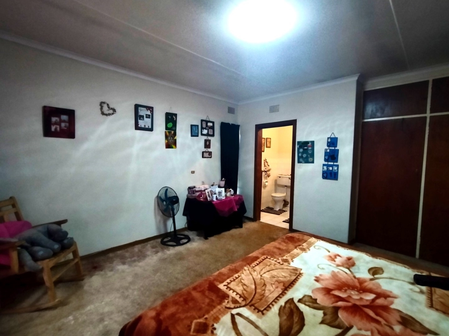 3 Bedroom Property for Sale in Struisbult Gauteng