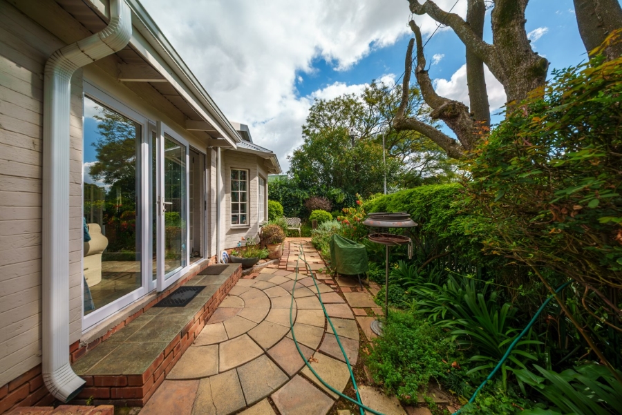 To Let 3 Bedroom Property for Rent in Lakeside Village Gauteng