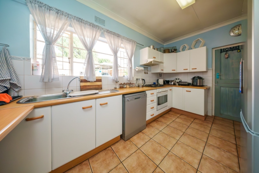 To Let 3 Bedroom Property for Rent in Lakeside Village Gauteng