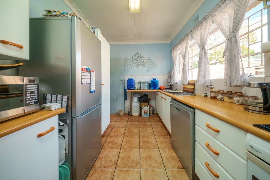 To Let 3 Bedroom Property for Rent in Lakeside Village Gauteng