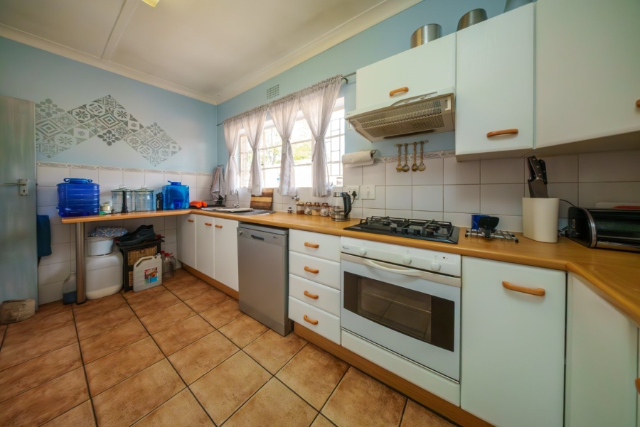 To Let 3 Bedroom Property for Rent in Lakeside Village Gauteng
