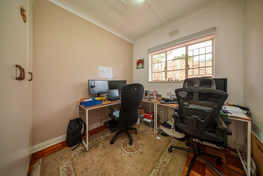 To Let 3 Bedroom Property for Rent in Lakeside Village Gauteng