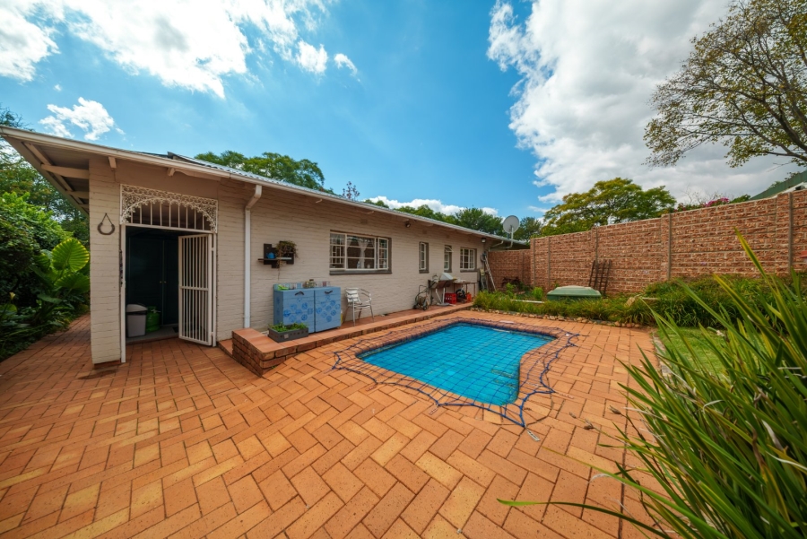 To Let 3 Bedroom Property for Rent in Lakeside Village Gauteng