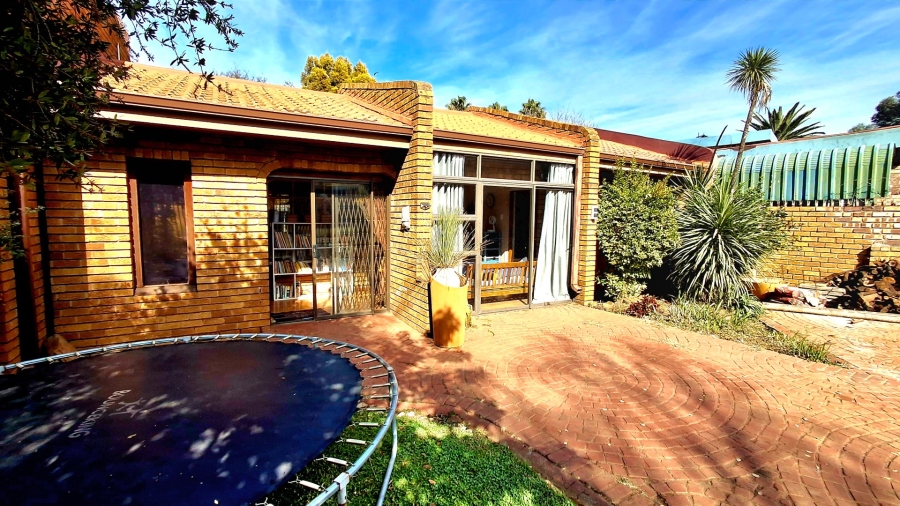 5 Bedroom Property for Sale in Vanderbijlpark Sw 2 Gauteng