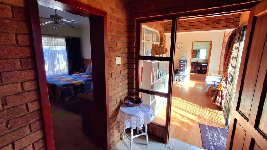 5 Bedroom Property for Sale in Vanderbijlpark Sw 2 Gauteng