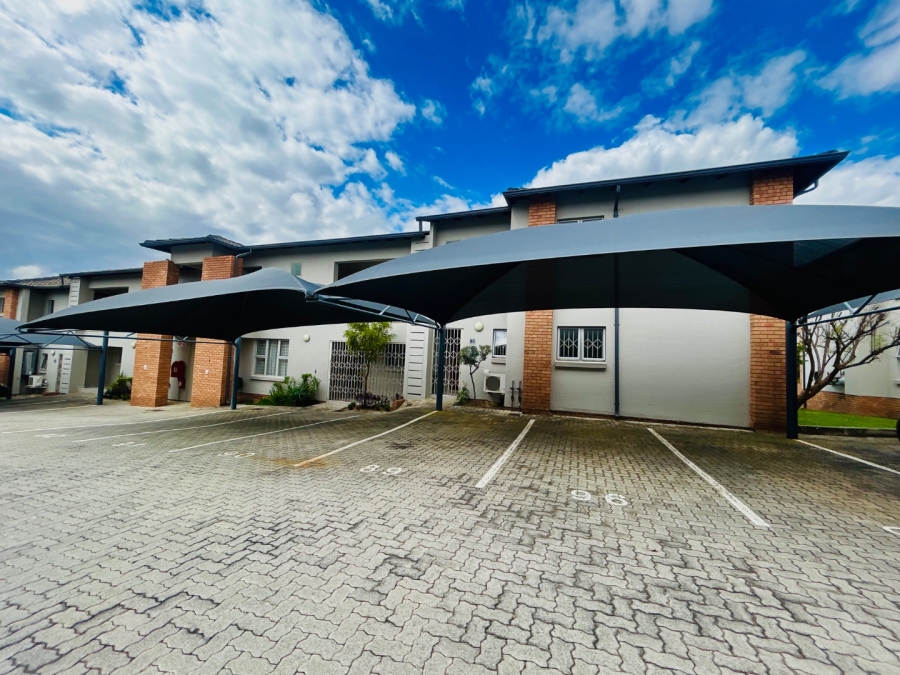 2 Bedroom Property for Sale in Carlswald Gauteng