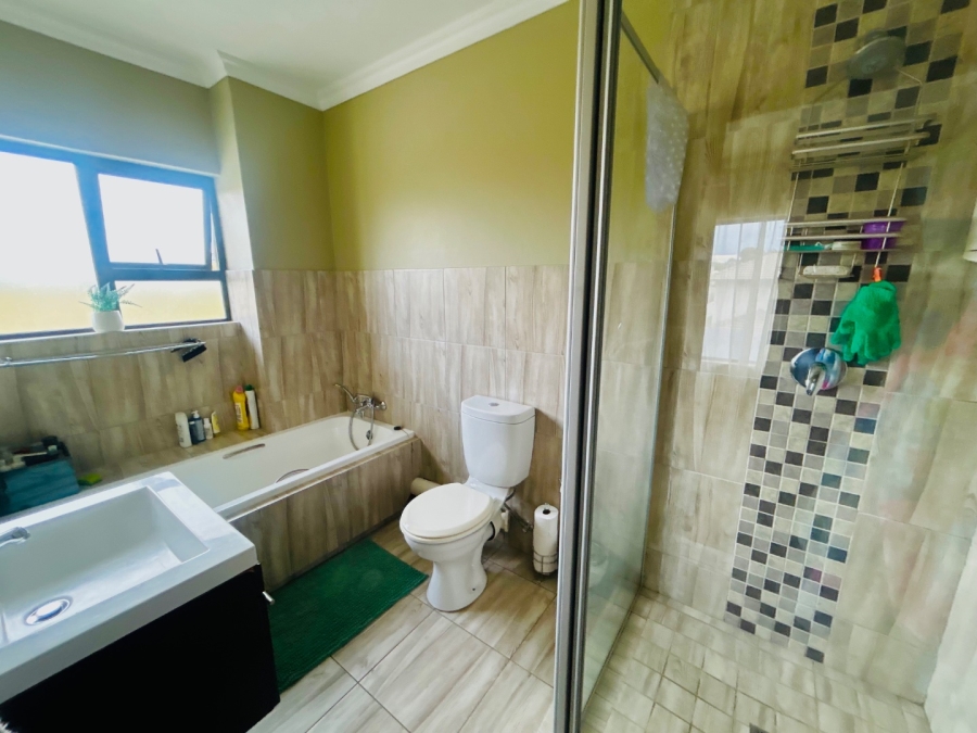 2 Bedroom Property for Sale in Carlswald Gauteng