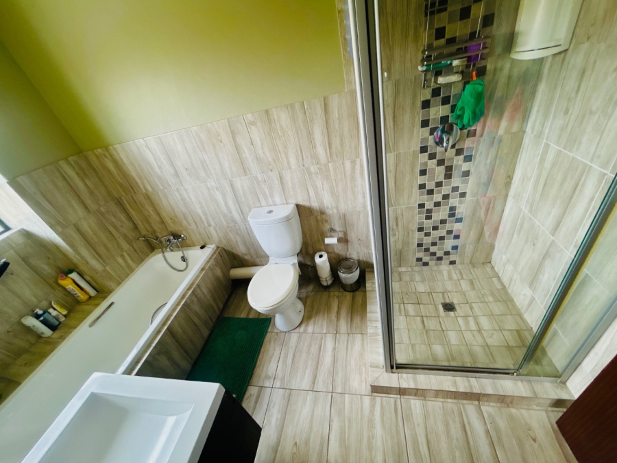2 Bedroom Property for Sale in Carlswald Gauteng