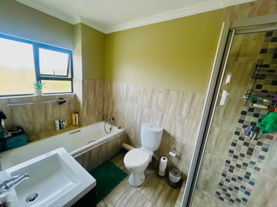 2 Bedroom Property for Sale in Carlswald Gauteng