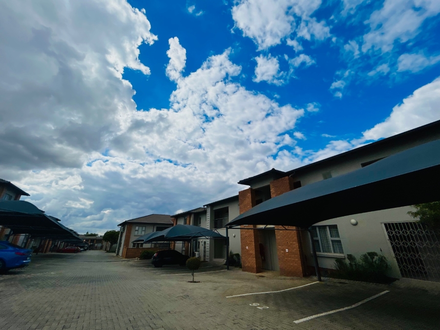 2 Bedroom Property for Sale in Carlswald Gauteng
