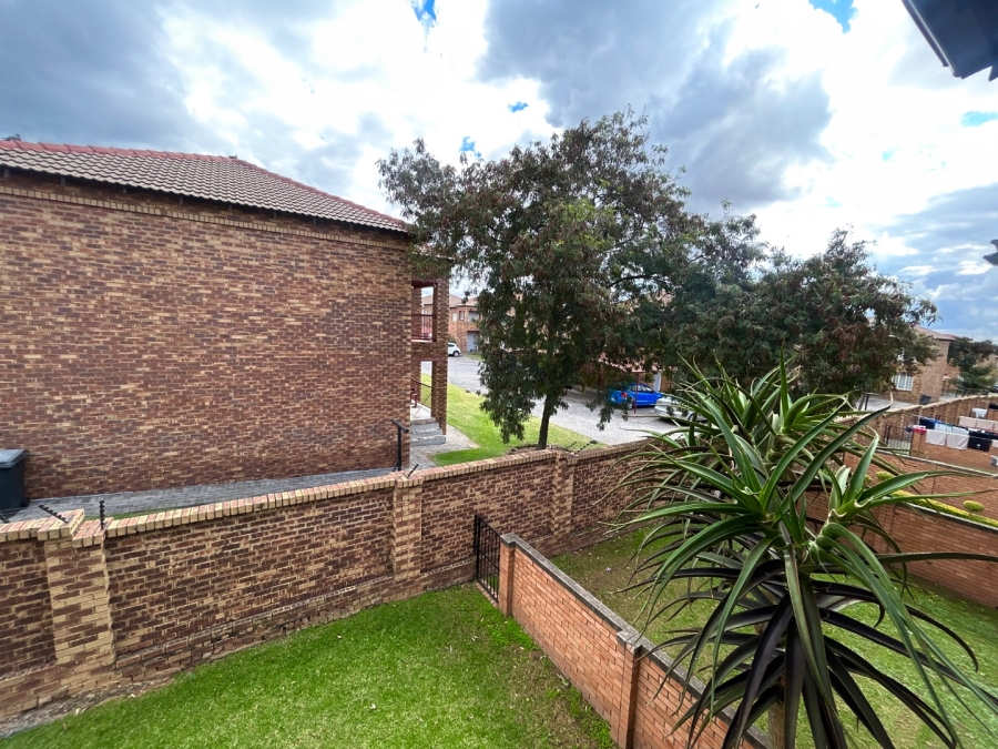 2 Bedroom Property for Sale in Carlswald Gauteng