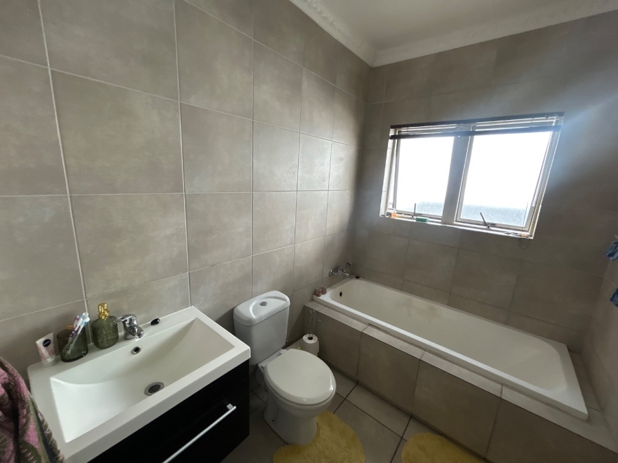 2 Bedroom Property for Sale in Carlswald Gauteng