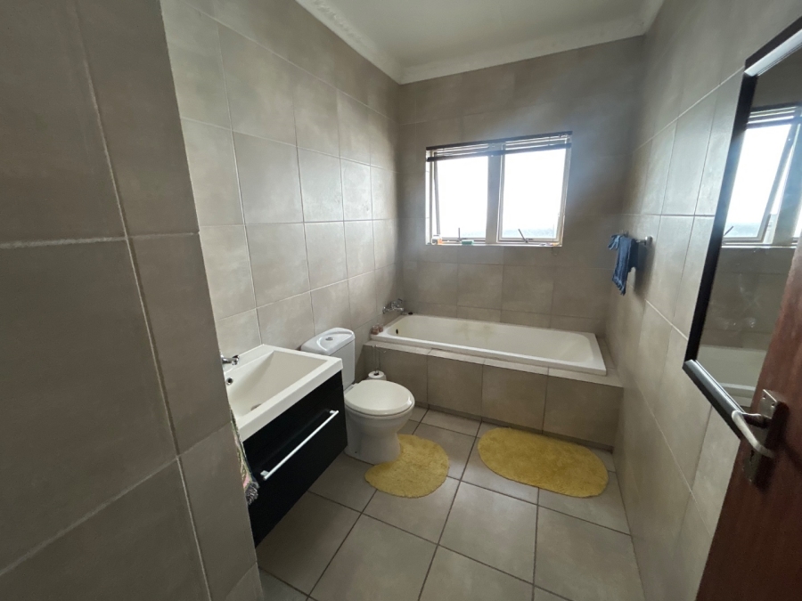 2 Bedroom Property for Sale in Carlswald Gauteng