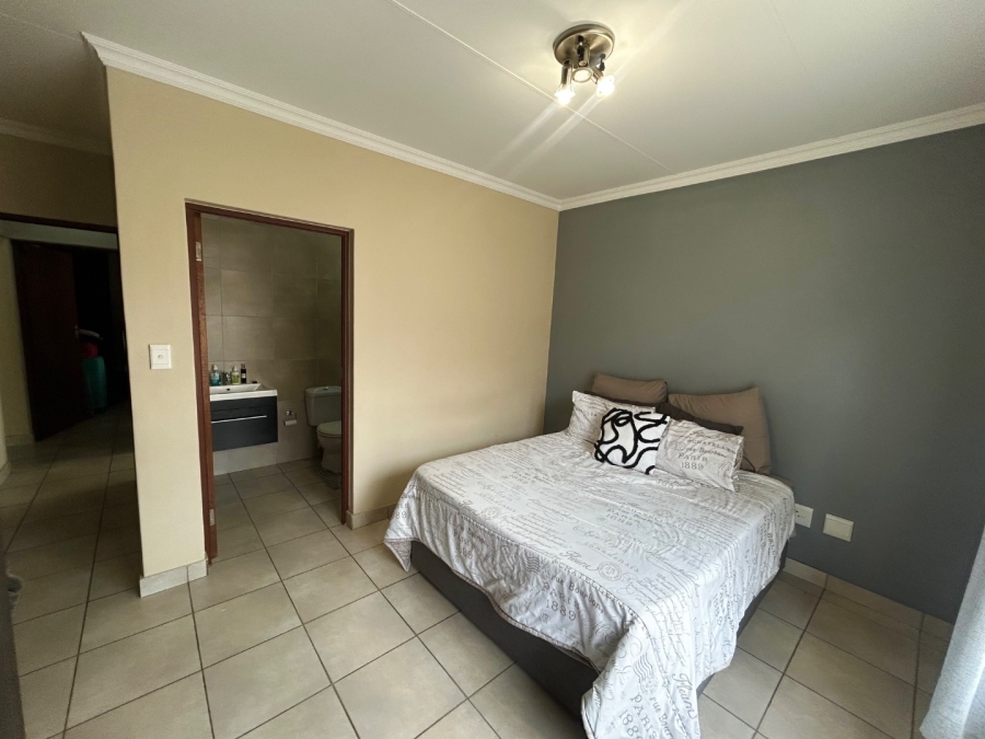 2 Bedroom Property for Sale in Carlswald Gauteng