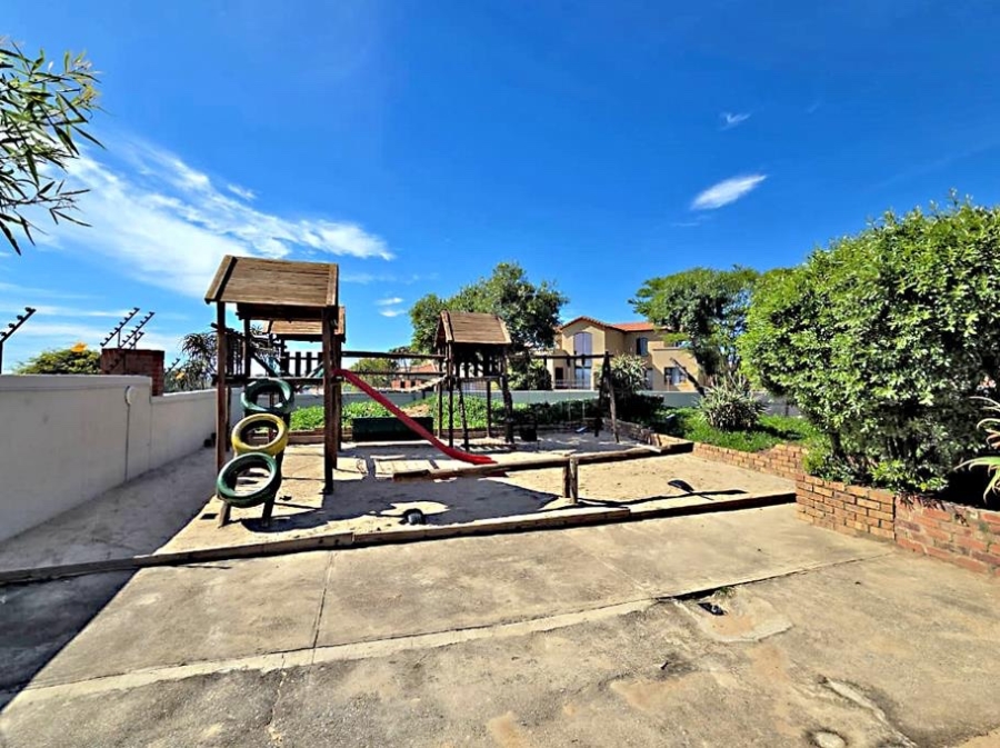 2 Bedroom Property for Sale in Carlswald Gauteng