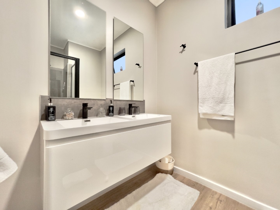 To Let 1 Bedroom Property for Rent in Sandton Central Gauteng