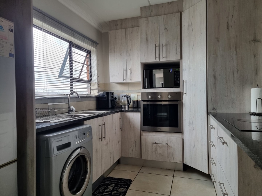 2 Bedroom Property for Sale in Amberfield Gauteng