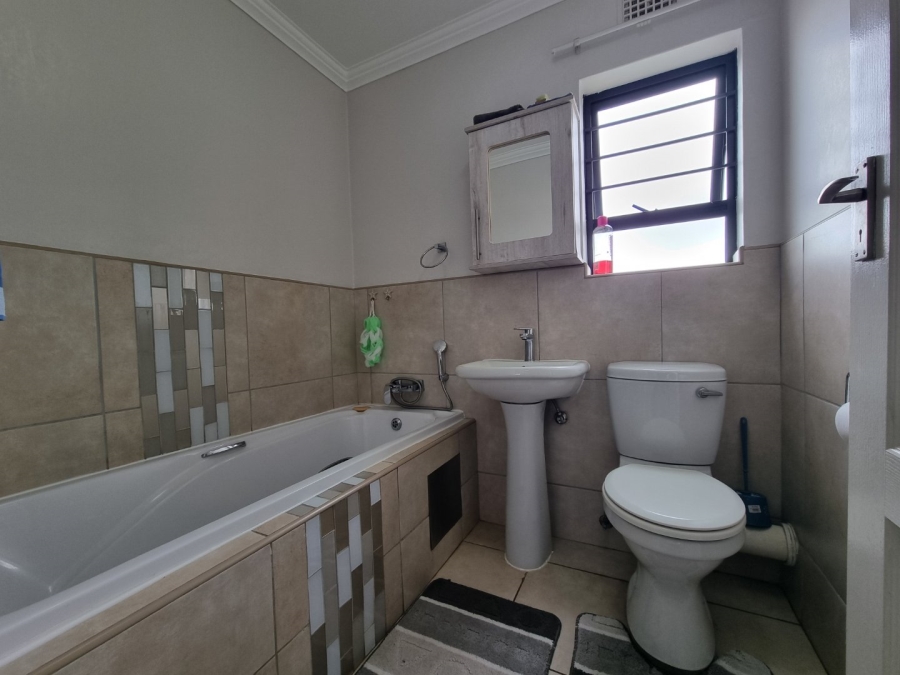 2 Bedroom Property for Sale in Amberfield Gauteng