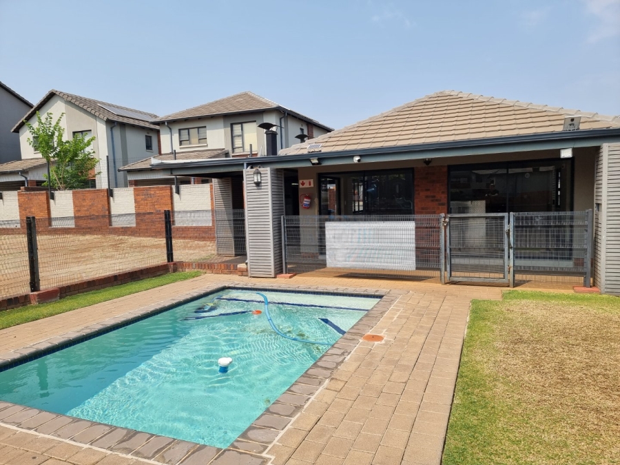 2 Bedroom Property for Sale in Amberfield Gauteng