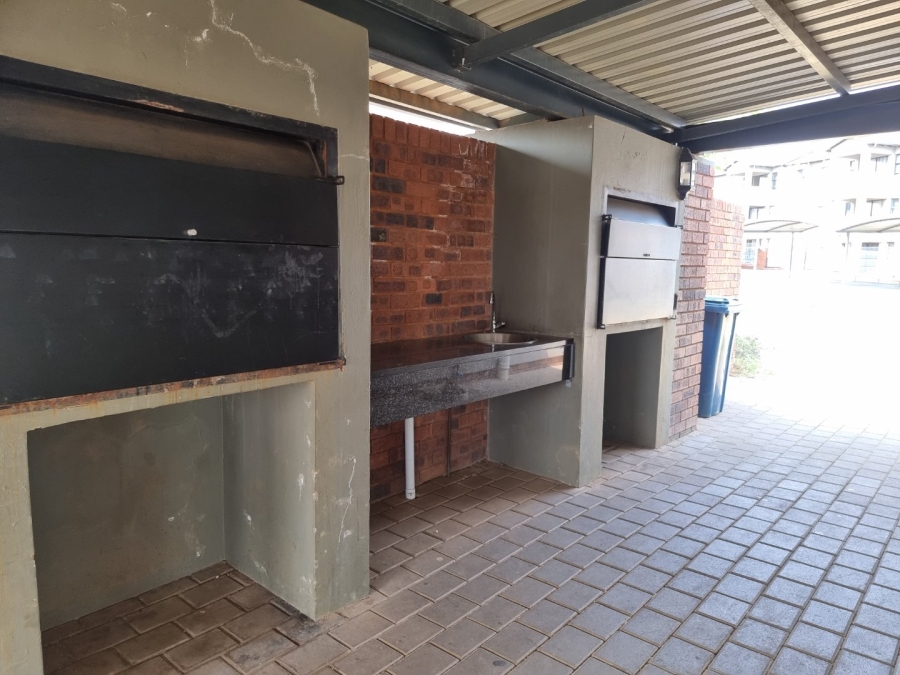 2 Bedroom Property for Sale in Amberfield Gauteng