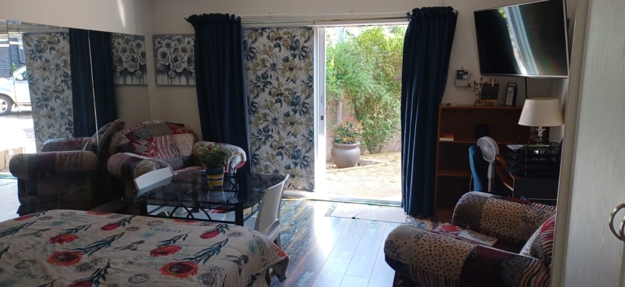 To Let 1 Bedroom Property for Rent in Clubview Gauteng