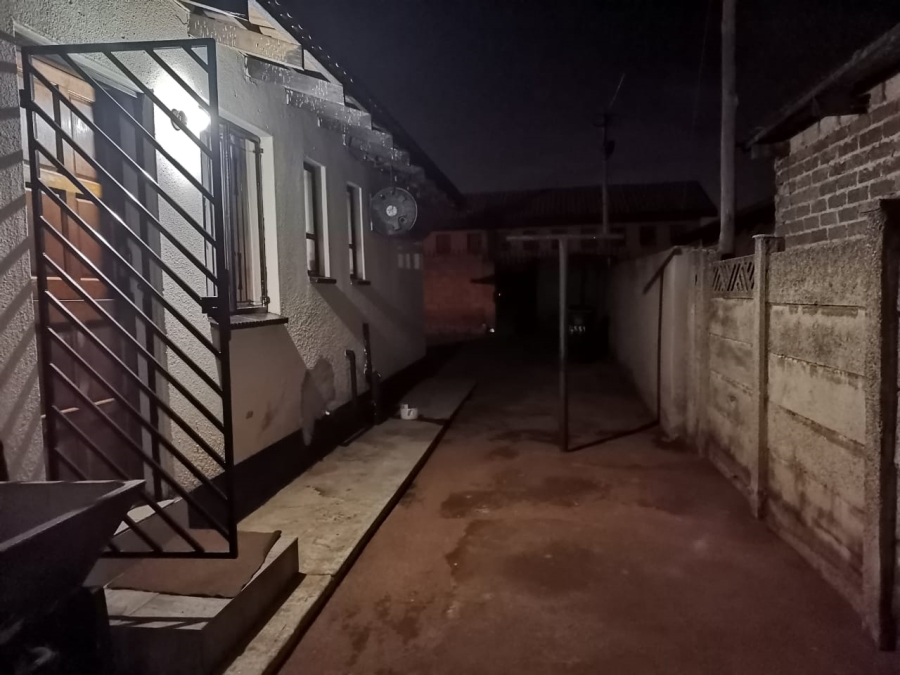 To Let 3 Bedroom Property for Rent in Chiawelo Gauteng