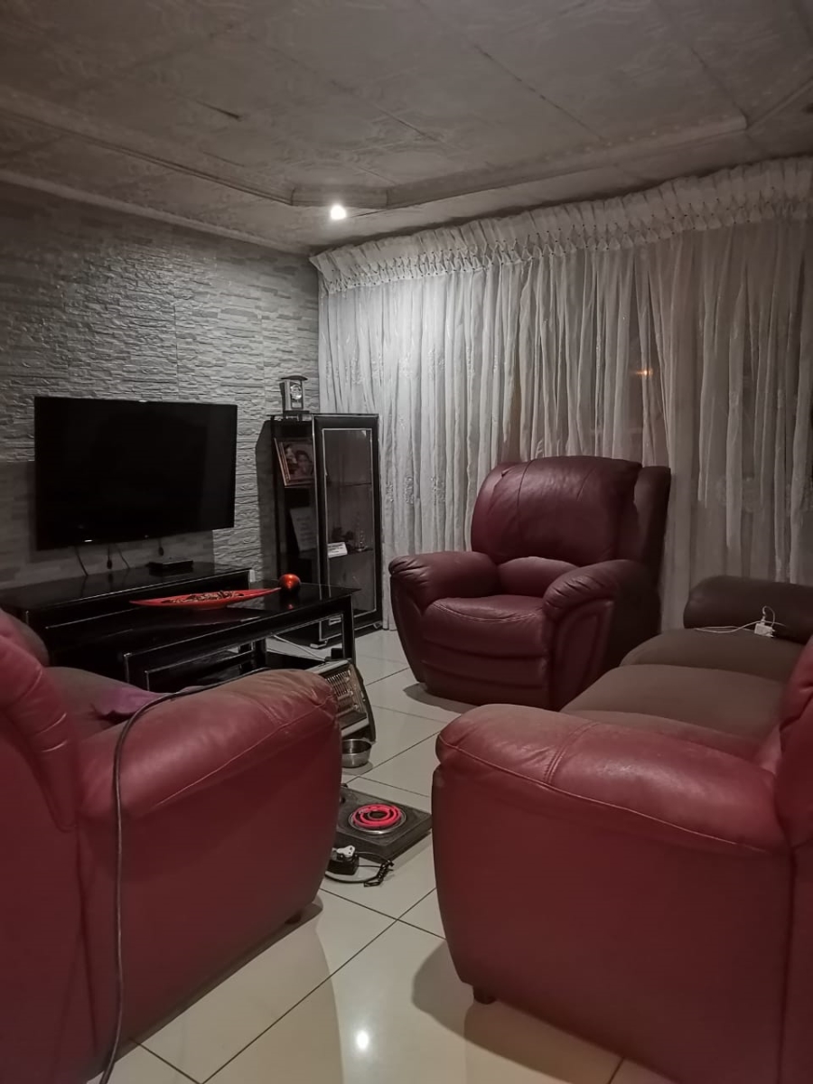 To Let 3 Bedroom Property for Rent in Chiawelo Gauteng