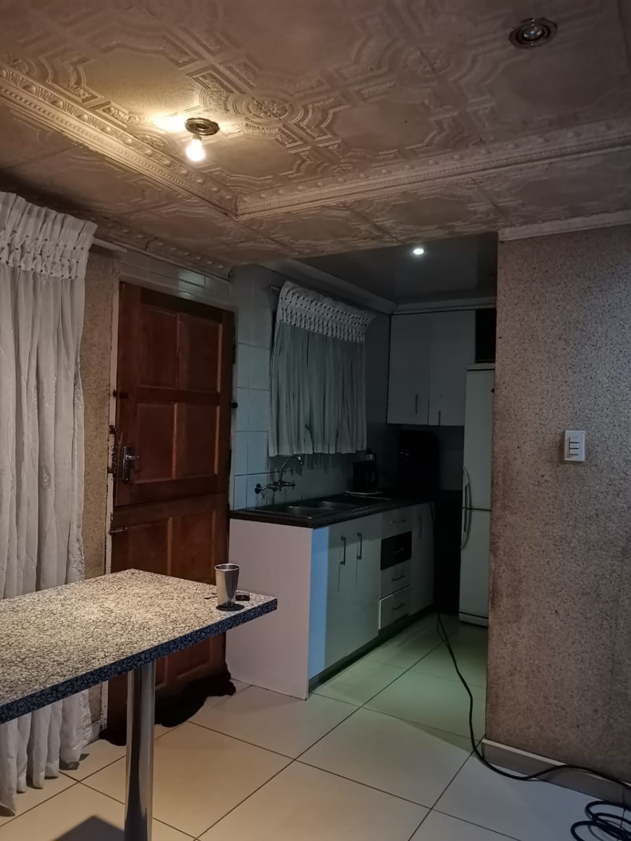 To Let 3 Bedroom Property for Rent in Chiawelo Gauteng
