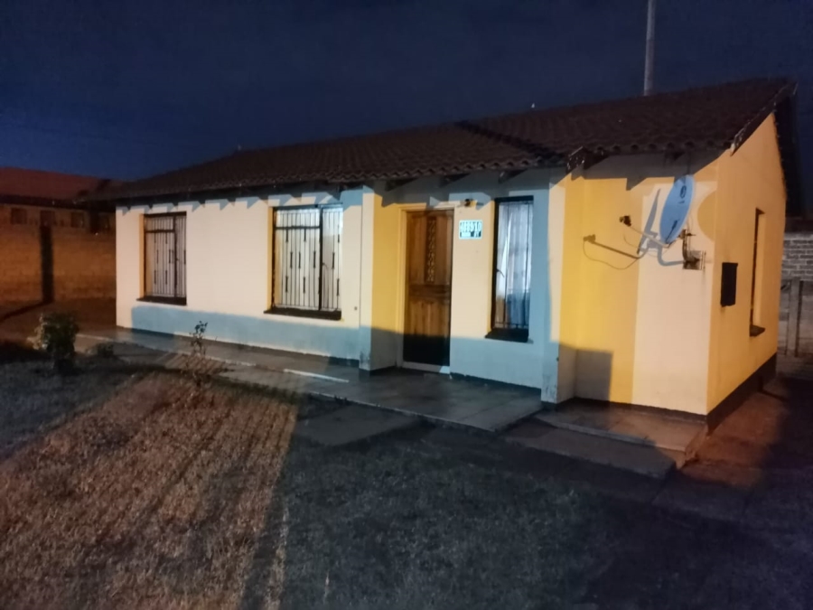 To Let 3 Bedroom Property for Rent in Chiawelo Gauteng