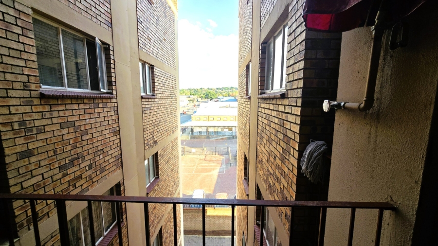 2 Bedroom Property for Sale in Silverton Gauteng