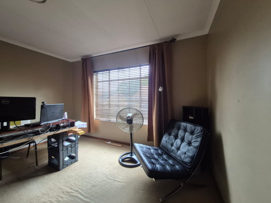 3 Bedroom Property for Sale in Radiokop Gauteng