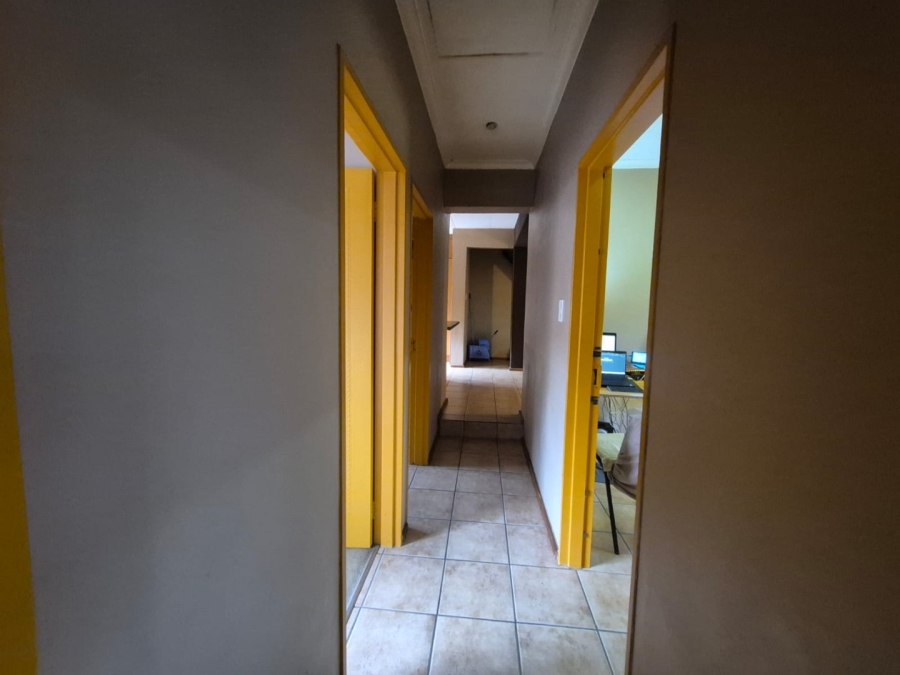 3 Bedroom Property for Sale in Radiokop Gauteng