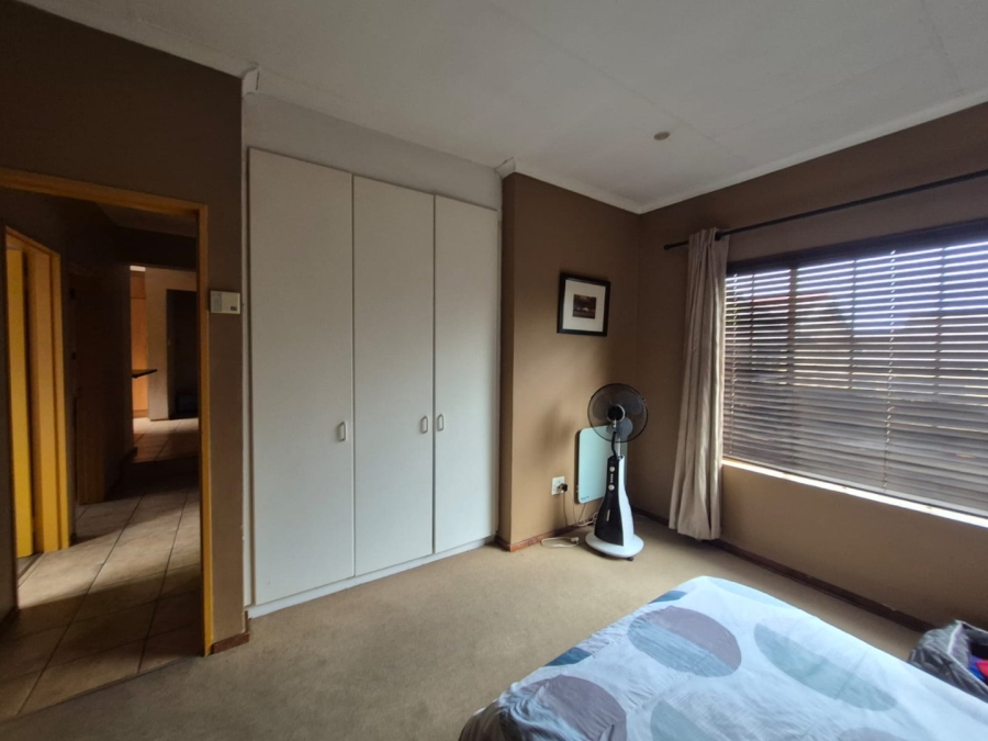 3 Bedroom Property for Sale in Radiokop Gauteng