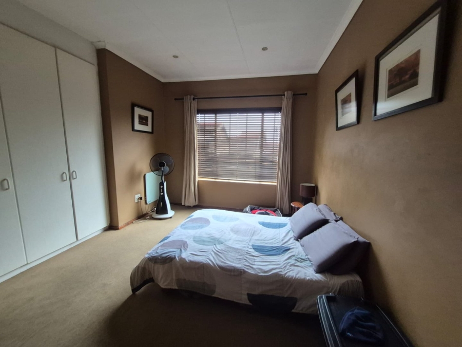 3 Bedroom Property for Sale in Radiokop Gauteng