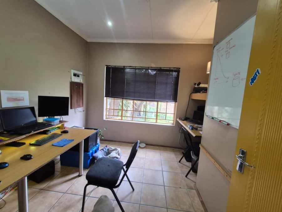 3 Bedroom Property for Sale in Radiokop Gauteng